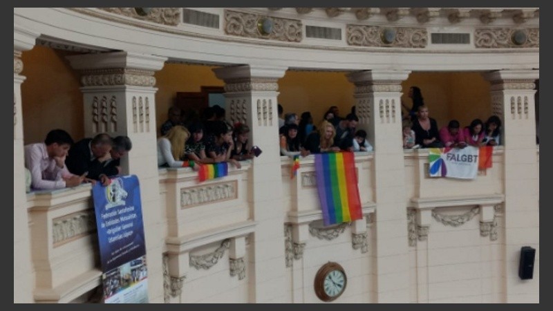 La comunidad trans festejó la media sanción en los palcos de la Legislatura.