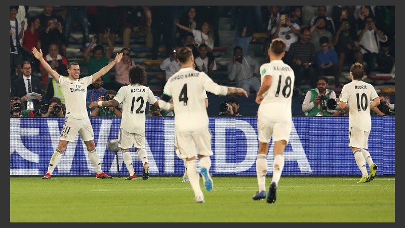 Gareth Bale estuvo intratable y desató la fiesta blanca en Emiratos Árabes.
