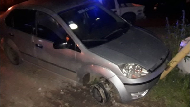 El auto incautado en Puerto San Martín habría sido usado para el ataque.