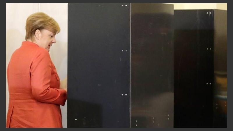 Merkel votó este domingo en Berlín.