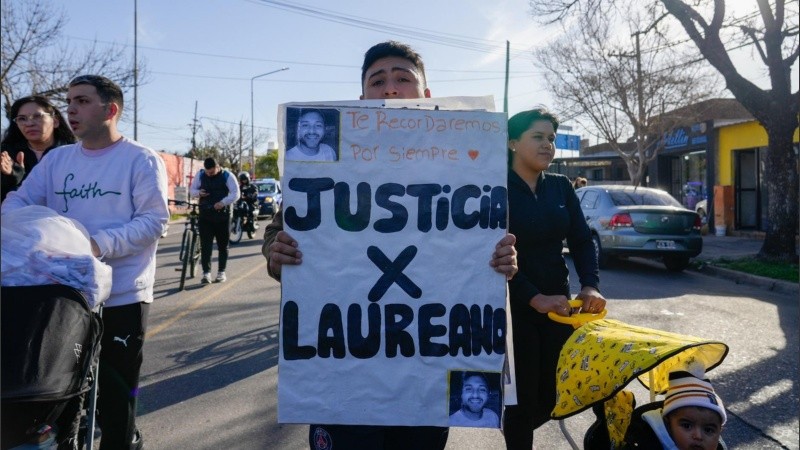 Familiares y amigos de Laureano Cardozo marcharon este martes desde zona sur al Centro de Justicia Penal.