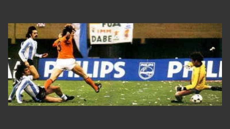 Argentina 1978. Kempes abre la cuenta en la final