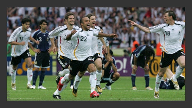  Los alemanes festejan su pase a las semifinales.