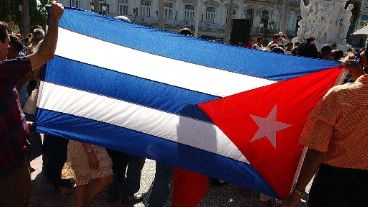Trabajadores cubanos salieron en respaldo de Fidel.