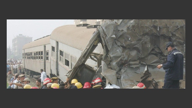 Vagones convertidos en revoltijo de fierros (EFE).