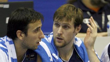 Manu y Nocioni, dos de las estrellas del equipo argentino (EFE).