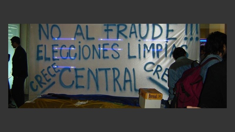 Por la firma de un candidato, impugnaron la lista opositora.