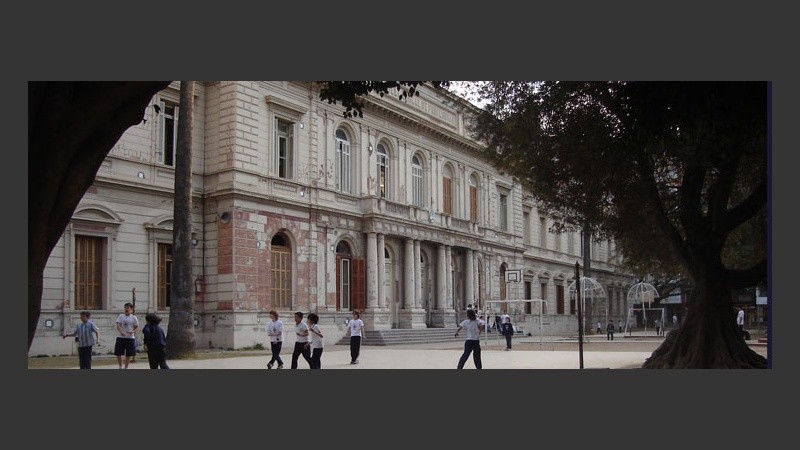 Las autoridades del Normal 1 se esfuerzan en dar imagen de tranquilidad.