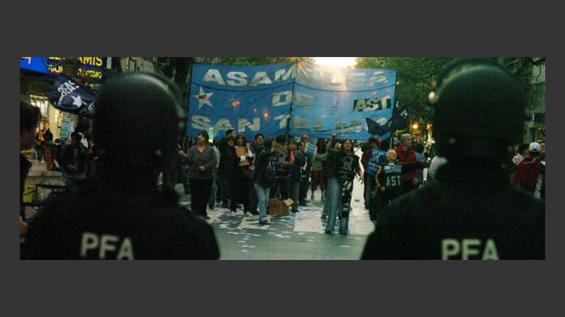 Un operativo policial mantuvo a los manifestantes separados (Télam).