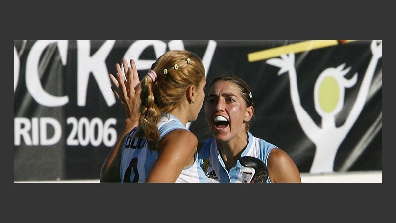 Hernández abrió el marcador y después metió dos tantos más (EFE).