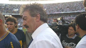 La Volpe no debutó de la mejor manera en un superclásico (Fotobaires).