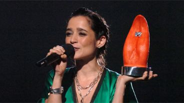 Venegas agradeció el premio a mejor solista (EFE).