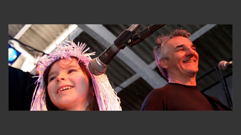 Rubén Goldín y su hija Luna ofrecieron un espectáculo (F.Trovato/Municipalidad).