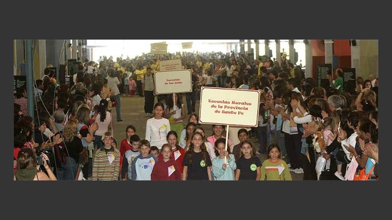 Chicos de todas partes del país participan en El Congresito (F.Trovato/Municipalidad).