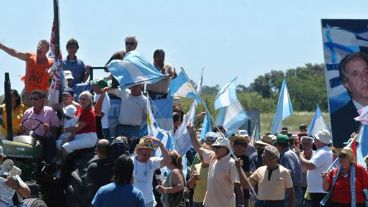 Un nuevo corte de ruta: "Gualeguaychú no va a parar", cantan los asambleístas (EFE).