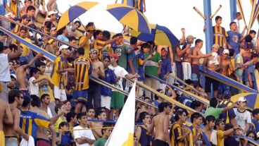 La gente respondió y al final pudo disfrutar de una victoria (FotoBaires).