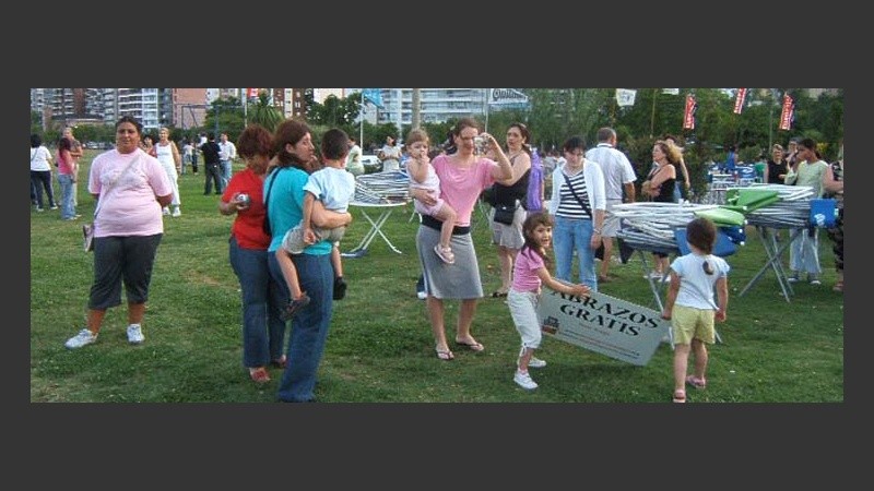 Cerca de cien personas se dieron una vuelta por el Parque de las Colectividades.