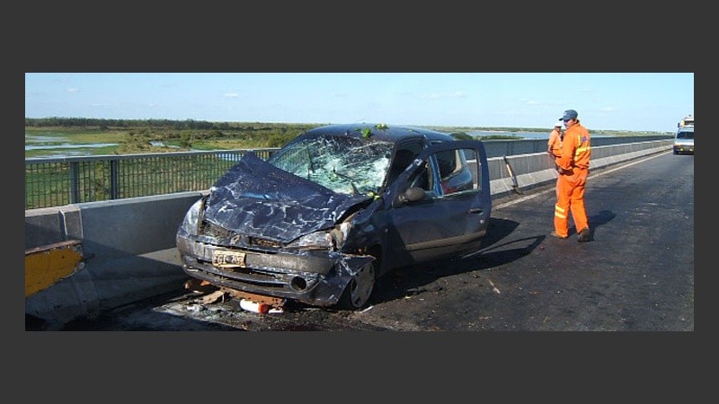 Así quedó el Clío, donde viajaba una pareja de Posadas (R. Lescano)