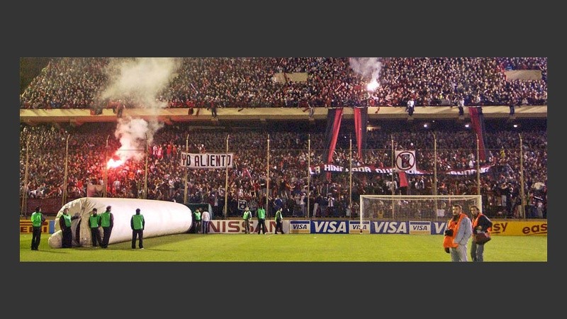 La gente fue a la cancha esperando que el equipo ganara.
