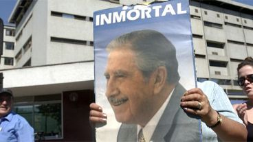 Para sus seguidores, Pinochet es "inmortal" (EFE).