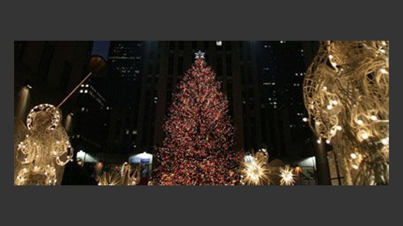 El clásico y tradicional pino del Rockefeller Center de Nueva York