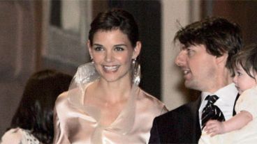 Molestos y mediáticos, Tom Cruise y Katie Holmes se casaron y tuvieron una hija.