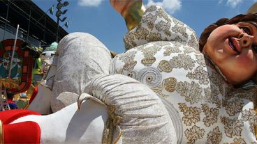 Ultimos preparativos antes de la fiesta (EFE).