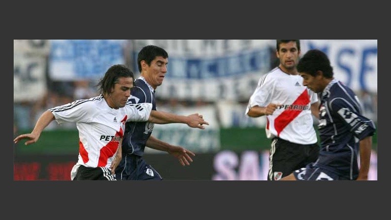 Mauro tuvo la chance de debutar jugando de entrada (FotoBaires).