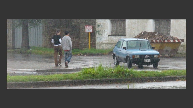El agua, una mala costumbre por estos días.