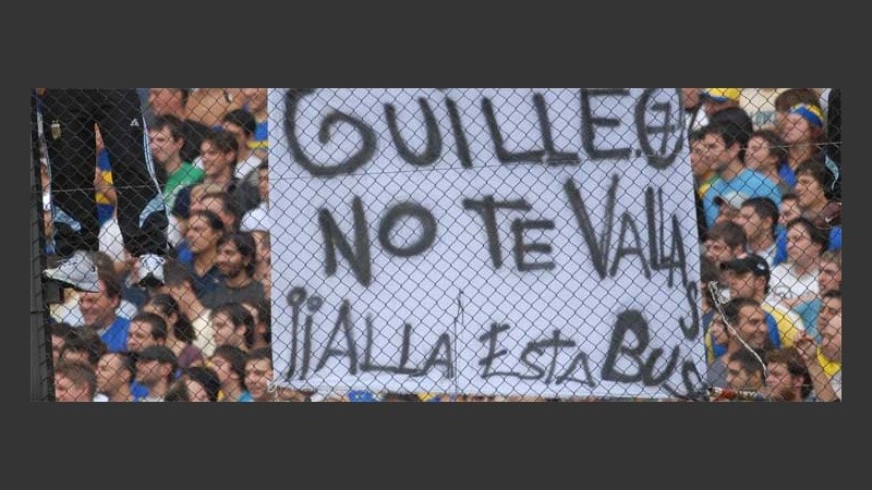 Con ingenio, los hinchas de Boca le pidieron al Mellizo que se quede (FotoBaires).