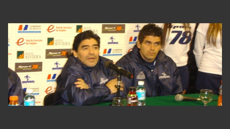 Maradona presentó el Showbol junto a Gamboa y Mancuso.