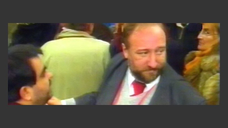 El ex decano de Humanidades se quedó con las tres votaciones (imagen TV).