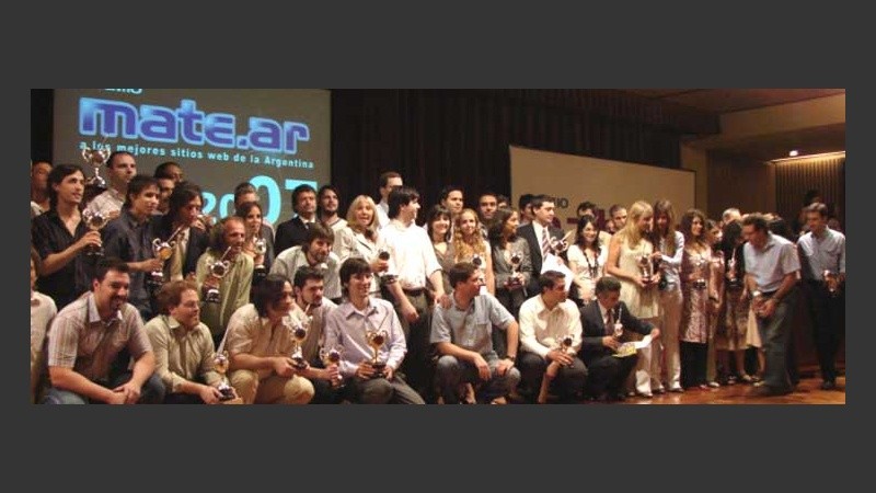 Al término de la ceremonia, todos los ganadores subieron al escenario.