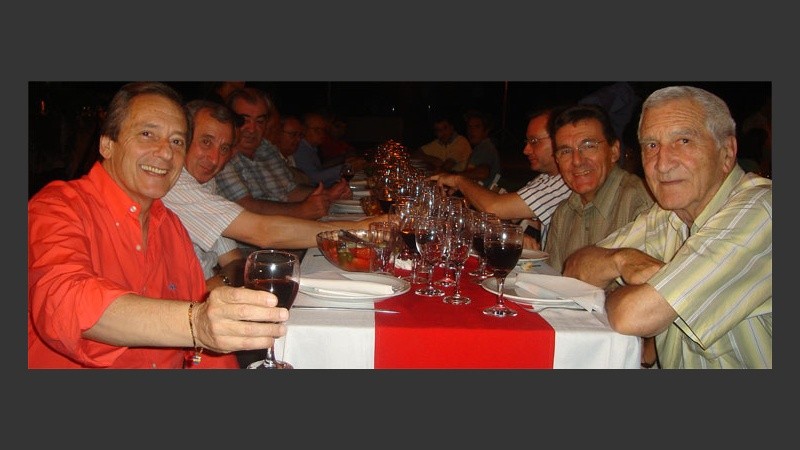 Orselli y compañía brindaron para pedir que 2008 sea aún mejor que 2007.