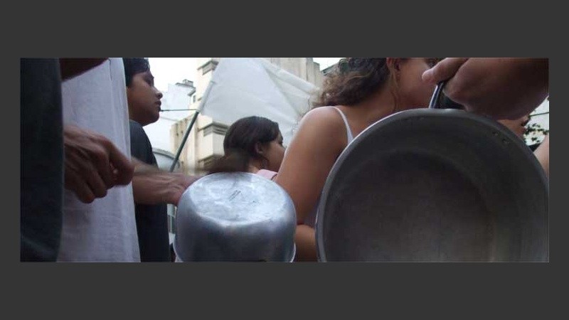 Ruidosa protesta. La gente volvió a salir a la calle contra el gobierno.