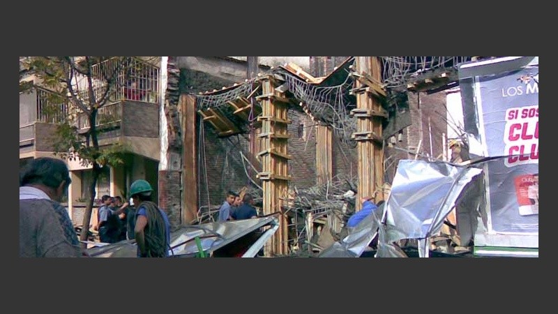 La construcción quedó reducida a escombros casi en su totalidad.