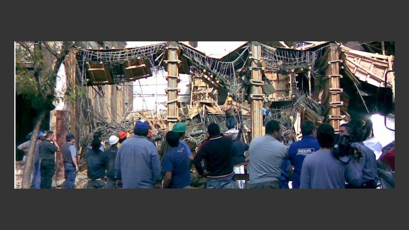 La construcción quedó reducida a escombros casi en su totalidad.