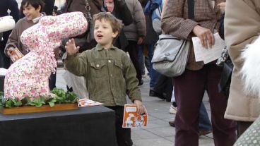 Por un día la plaza no sólo ofreció hamacas para los chicos.