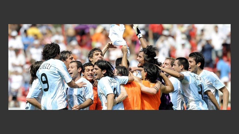 Saltos, gritos y abrazos en el festejo albiceleste.