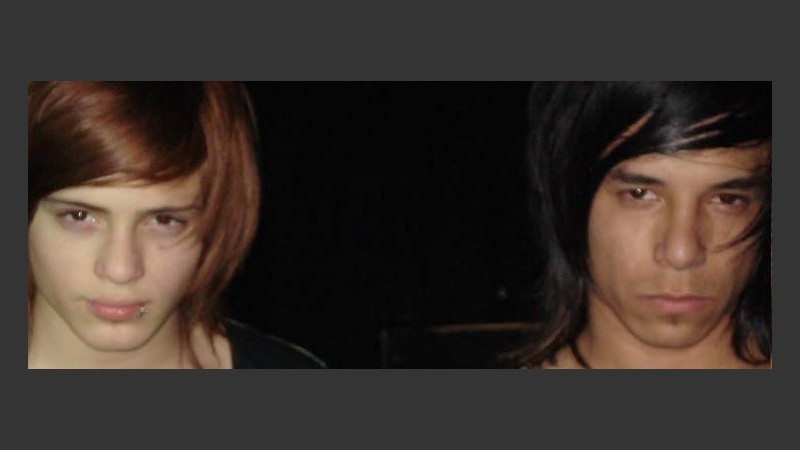 Flequillos largos y miradas recias.