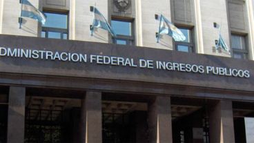 La AFIP es quien debe autorizar la compra de euros a precio oficial.
