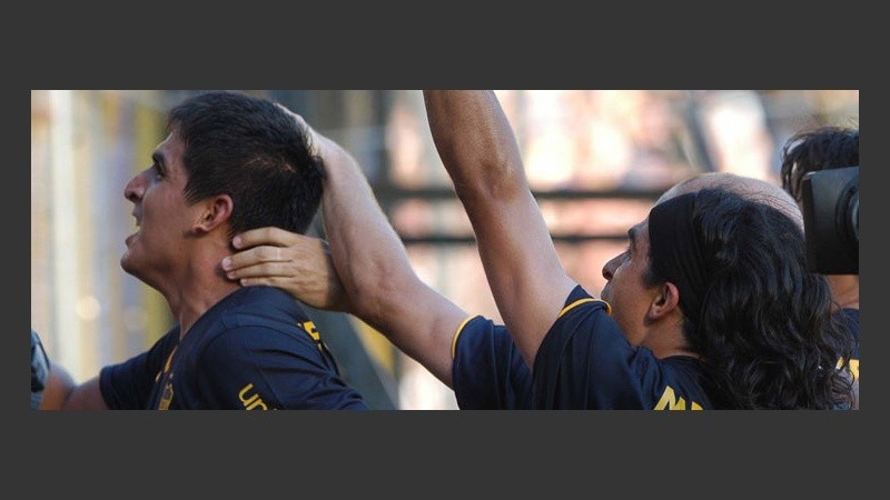 Viatri abrió la cuenta en la cancha de Racing.