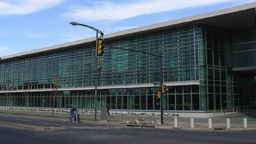 El joven que se encuentra en estado reservado fue internado en el Heca.