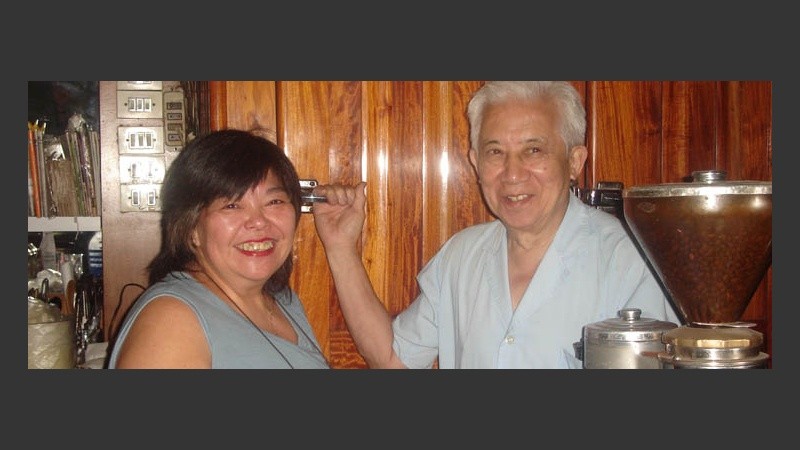 Roberto y Susana son los dueños de uno de los bares más emblemáticos de la ciudad.