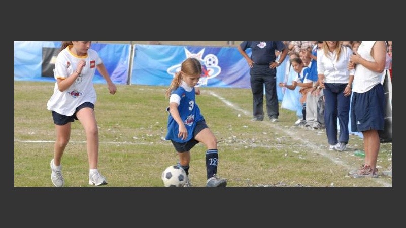 Correr tras la pelota y que llegue al arco, ese es el objetivo.