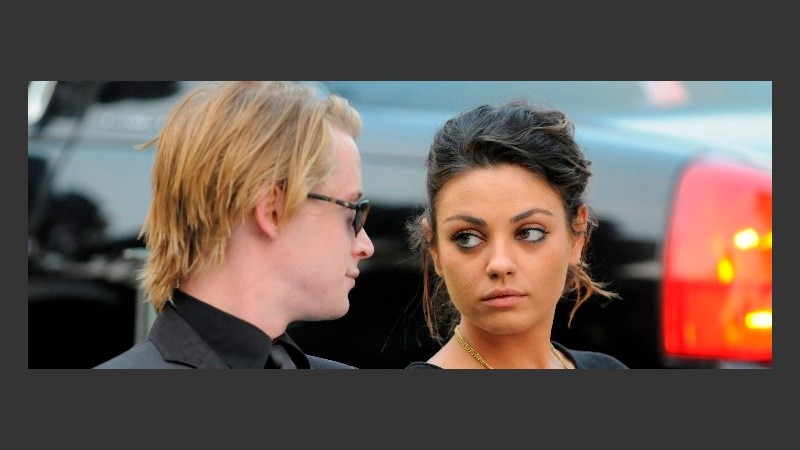 Los actores Macaulay Culkin y Mila Kunis fueron a dar el último adiós.