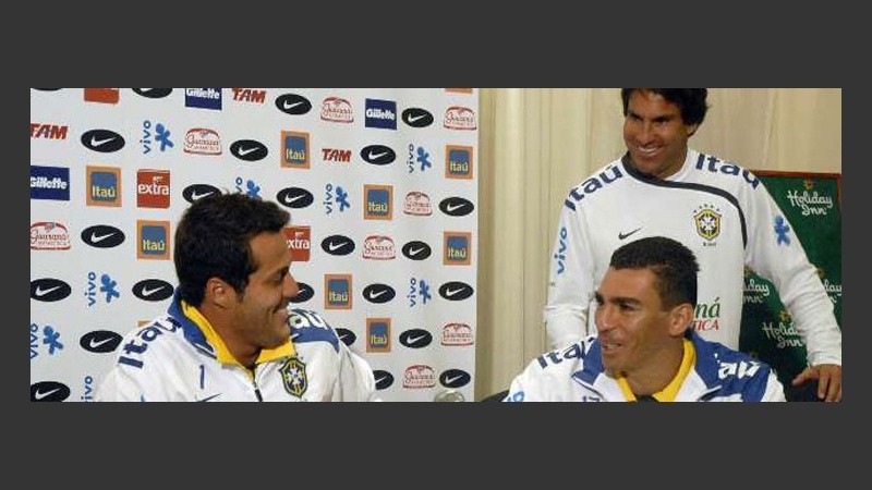 Parte del equipo brasileño en conferencia de prensa.