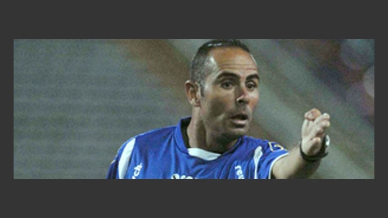 Lunati fue el árbitro y echó a dos futbolistas de Huracán.