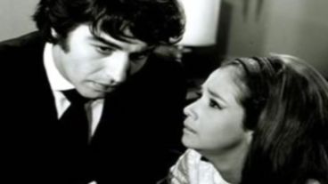 Sandro y Soledad Silveyra en una película que los tuvo de protagonistas.