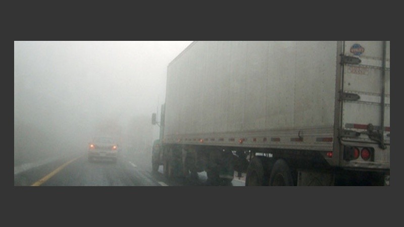 Emiten alerta por presencia de niebla en las rutas | Rosario3
